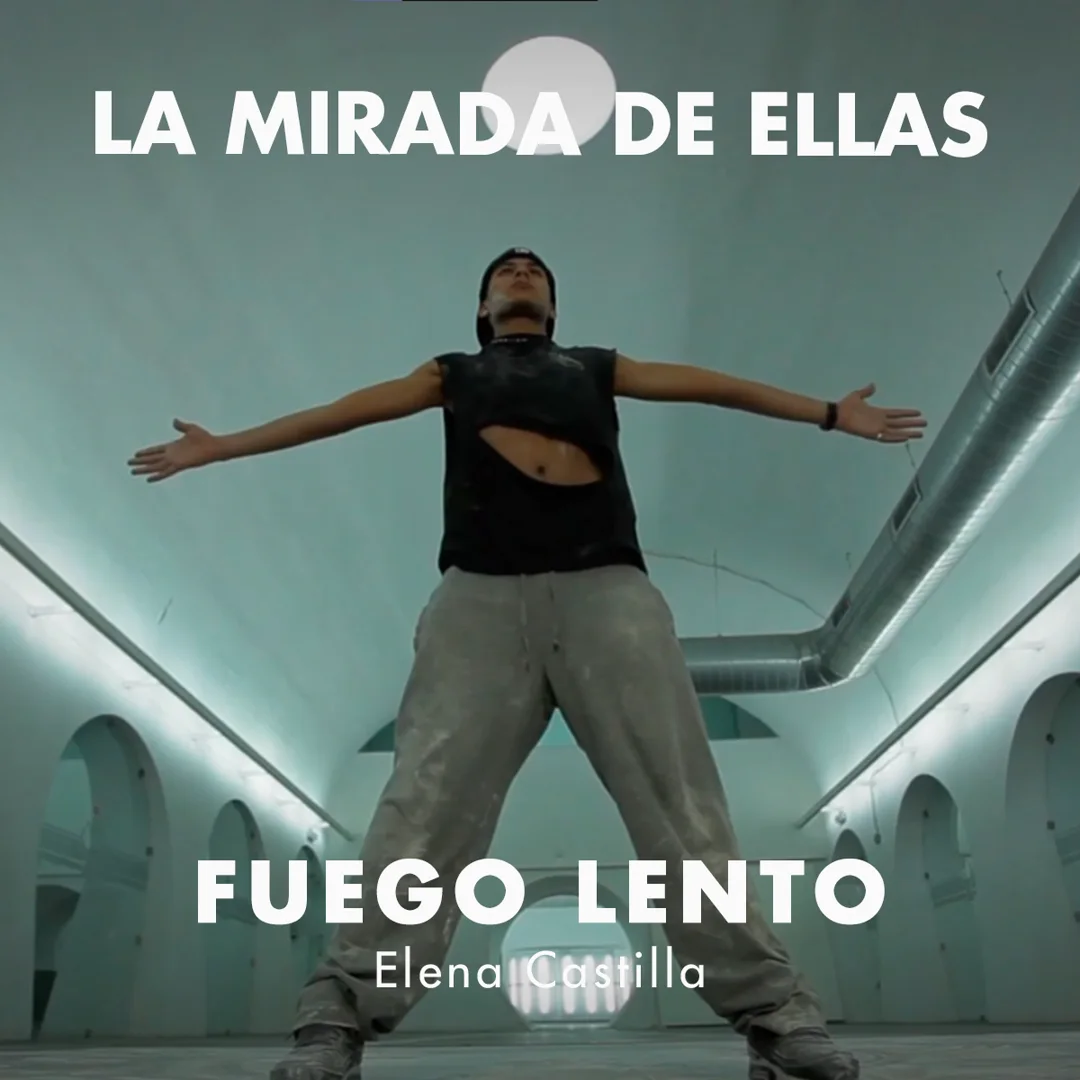 Post del feed "La Mirada de Ellas" del Instituto Cervantes con fotograma de la pieza "Fuego Lento" de Elena Castilla y el logo Fiver.